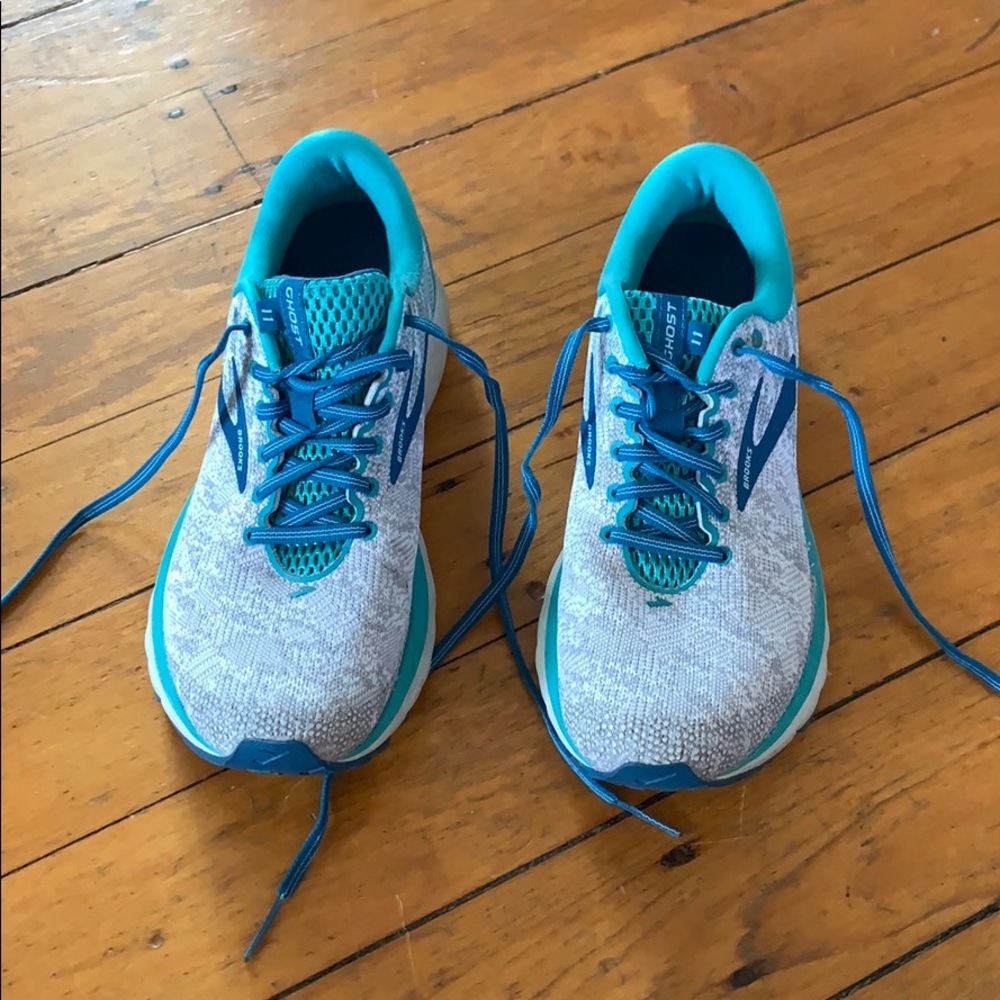 Brooks Running Shoes Size 9